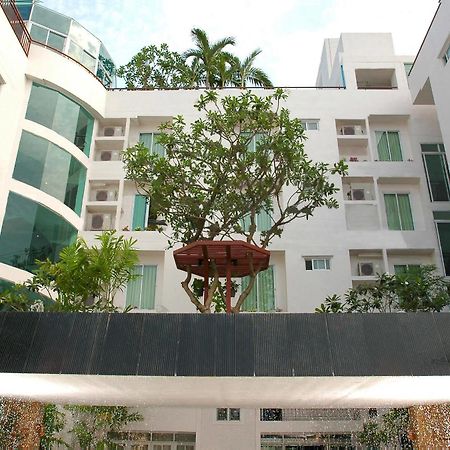 Bansabai Hostelling International Bangkok Exterior foto