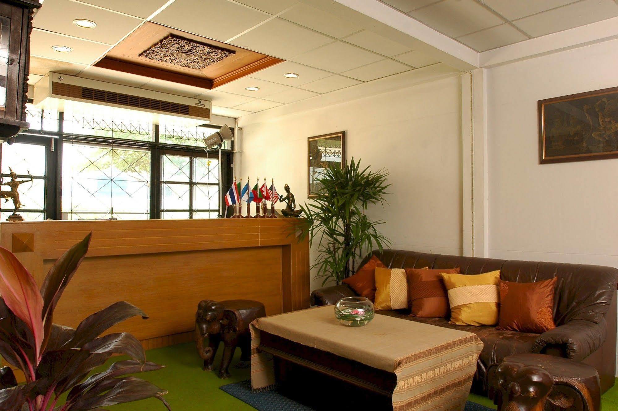 Bansabai Hostelling International Bangkok Exterior foto